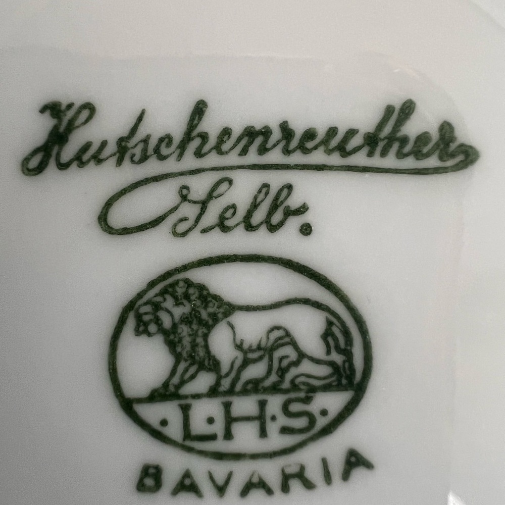 Hutschenreuther Selb L.H.S Bavaria Gold Encrusted 7 Dinner Plates - Picture 7 of 12